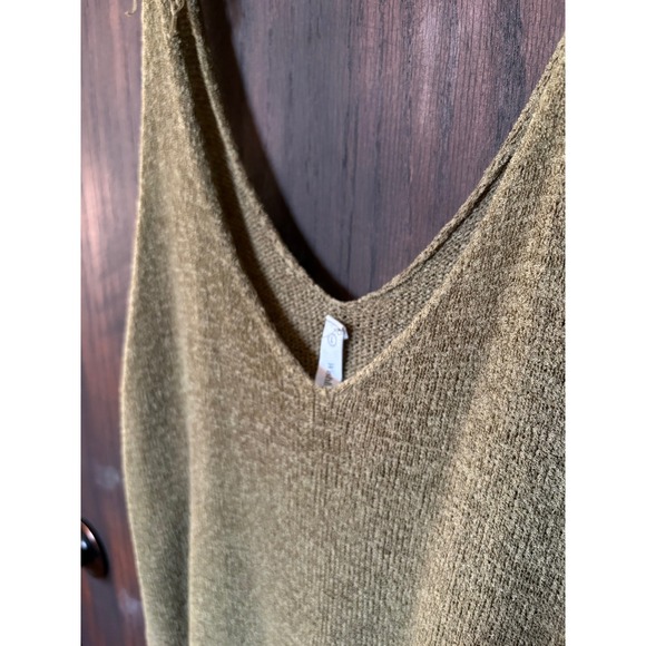 Wishlist Olive Green Knit V-Neck Tie Shoulder Camisole Tank Top Large - Picture 2 of 4